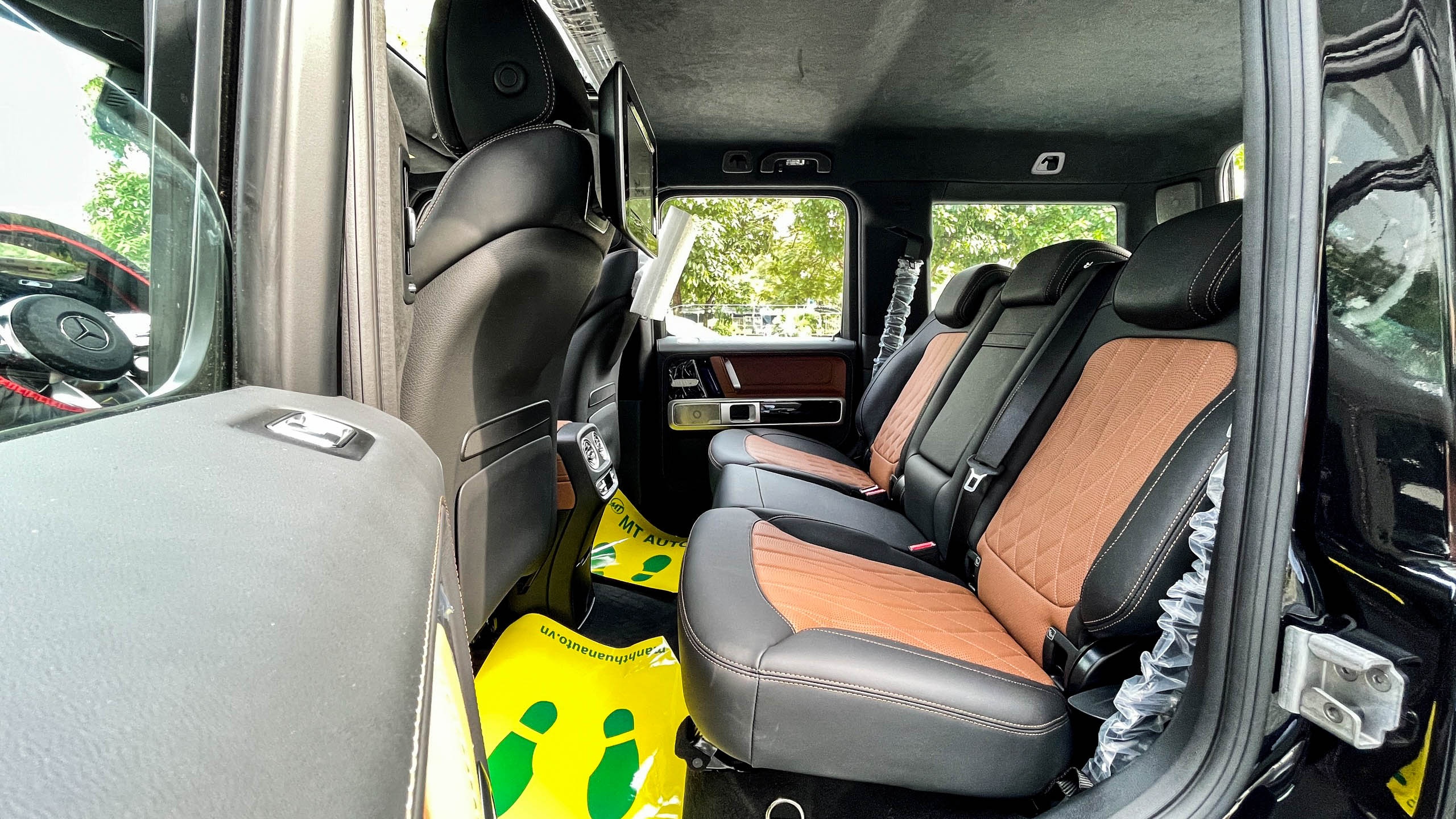 So sánh Mercedes G 63 và Lexus LX570 ảnh 12 So sanh Mercedes G 63 va Lexus LX570 anh 12