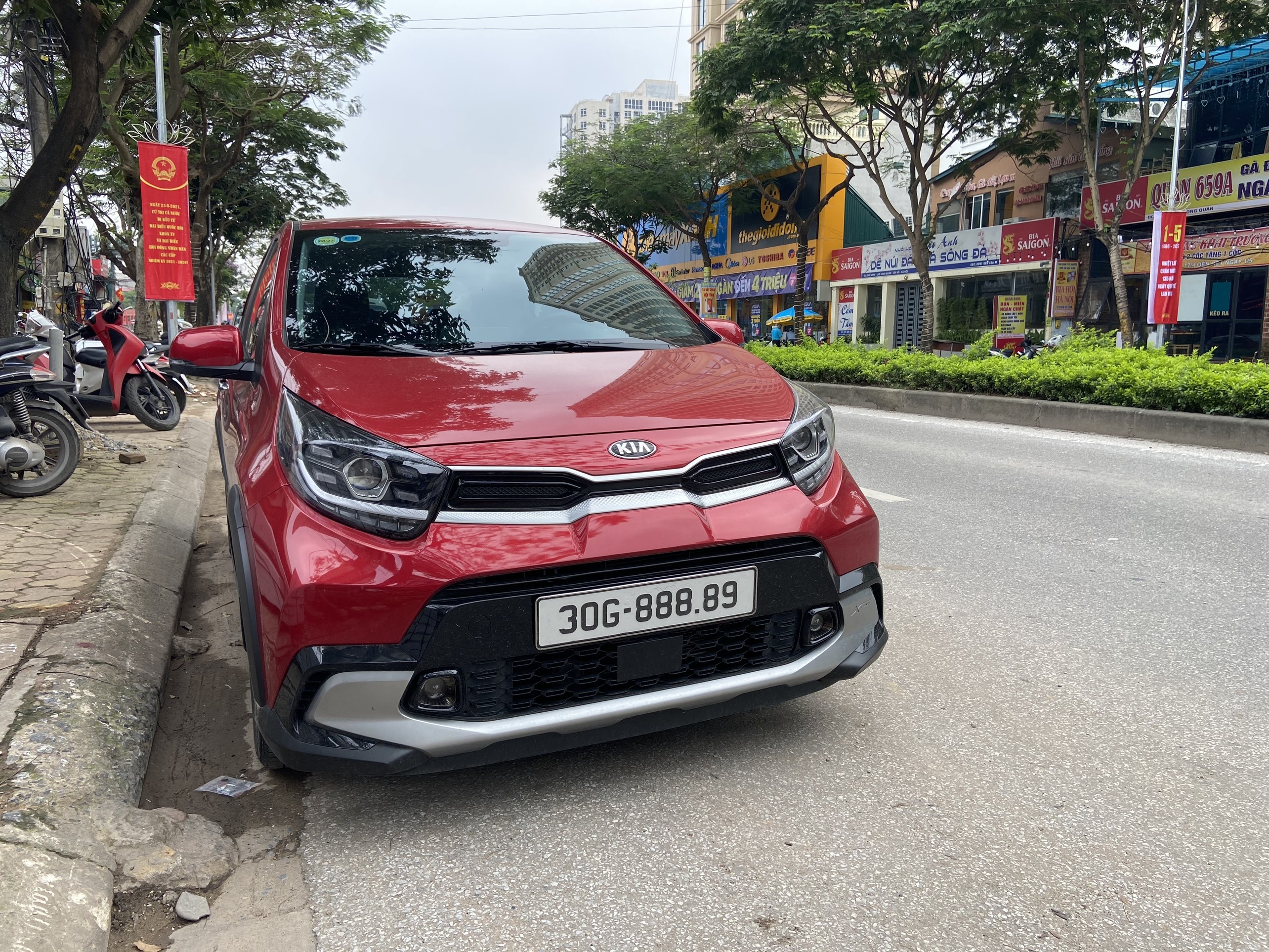 O thanh pho ton bao nhieu tien cho oto hang thang? hinh anh