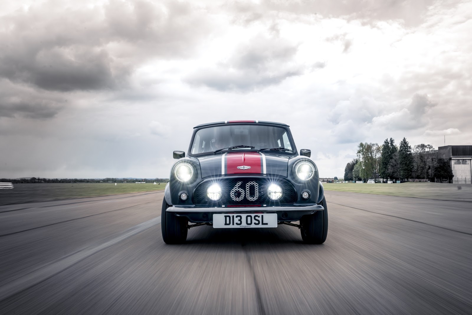 xe cổ Mini được phục chế ảnh 2 xe co Mini duoc phuc che anh 2