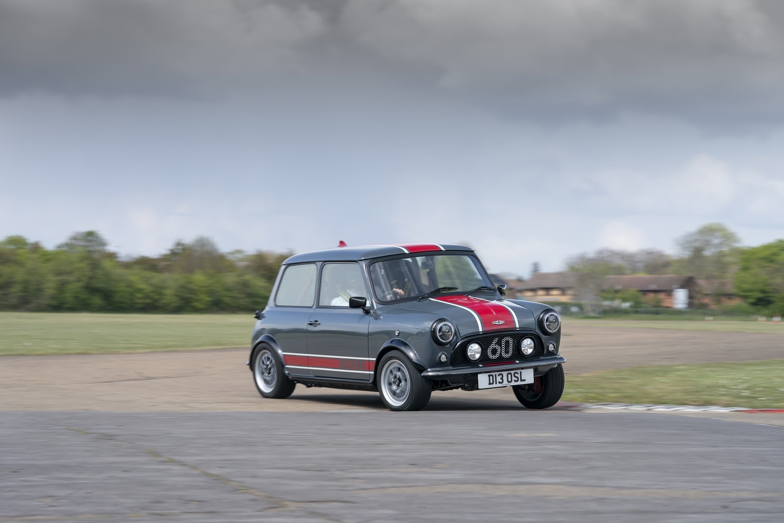 xe cổ Mini được phục chế ảnh 17 xe co Mini duoc phuc che anh 17