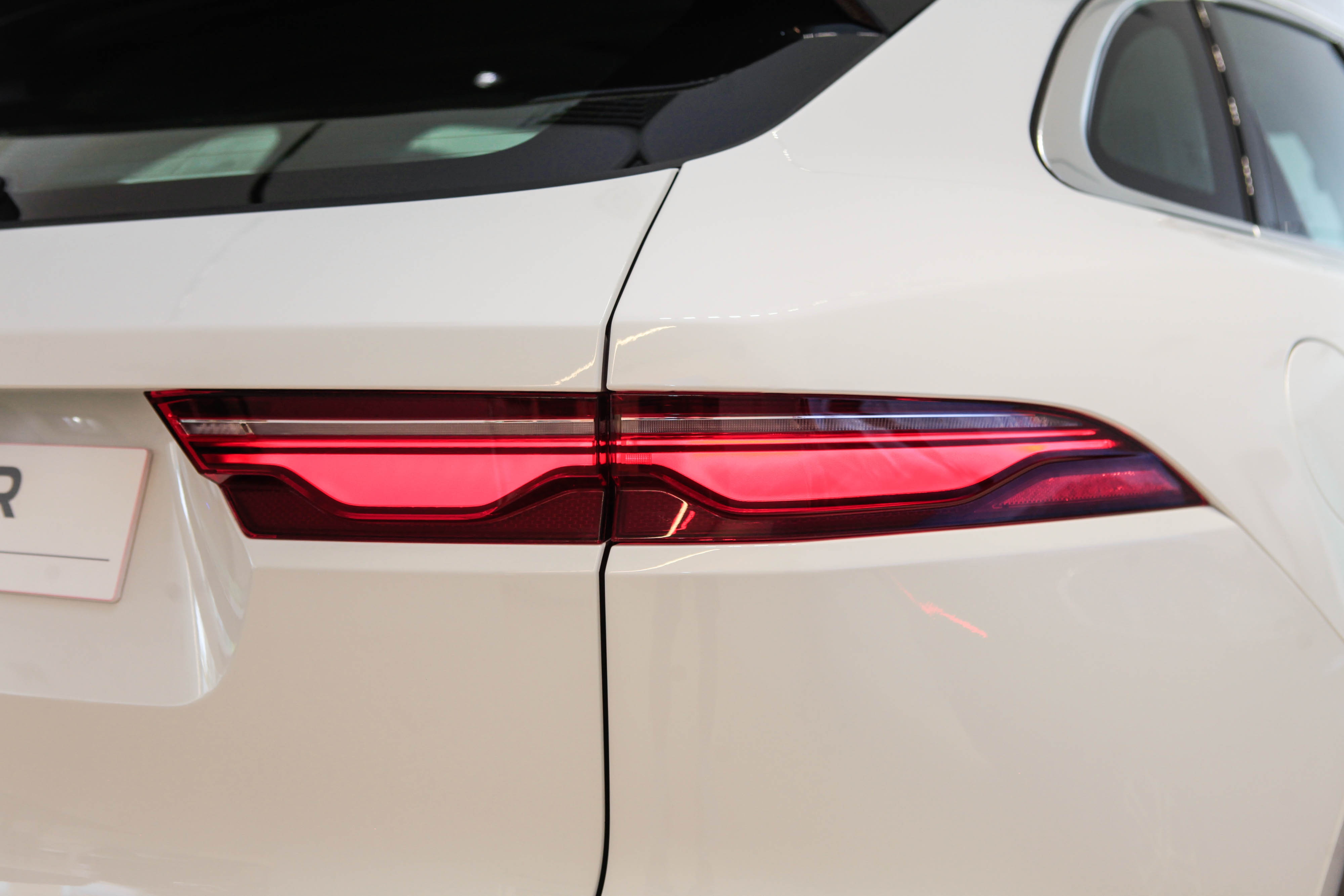 chi tiết Jaguar F-Pace 2021 tại Việt Nam ảnh 7 chi tiet Jaguar F-Pace 2021 tai Viet Nam anh 7