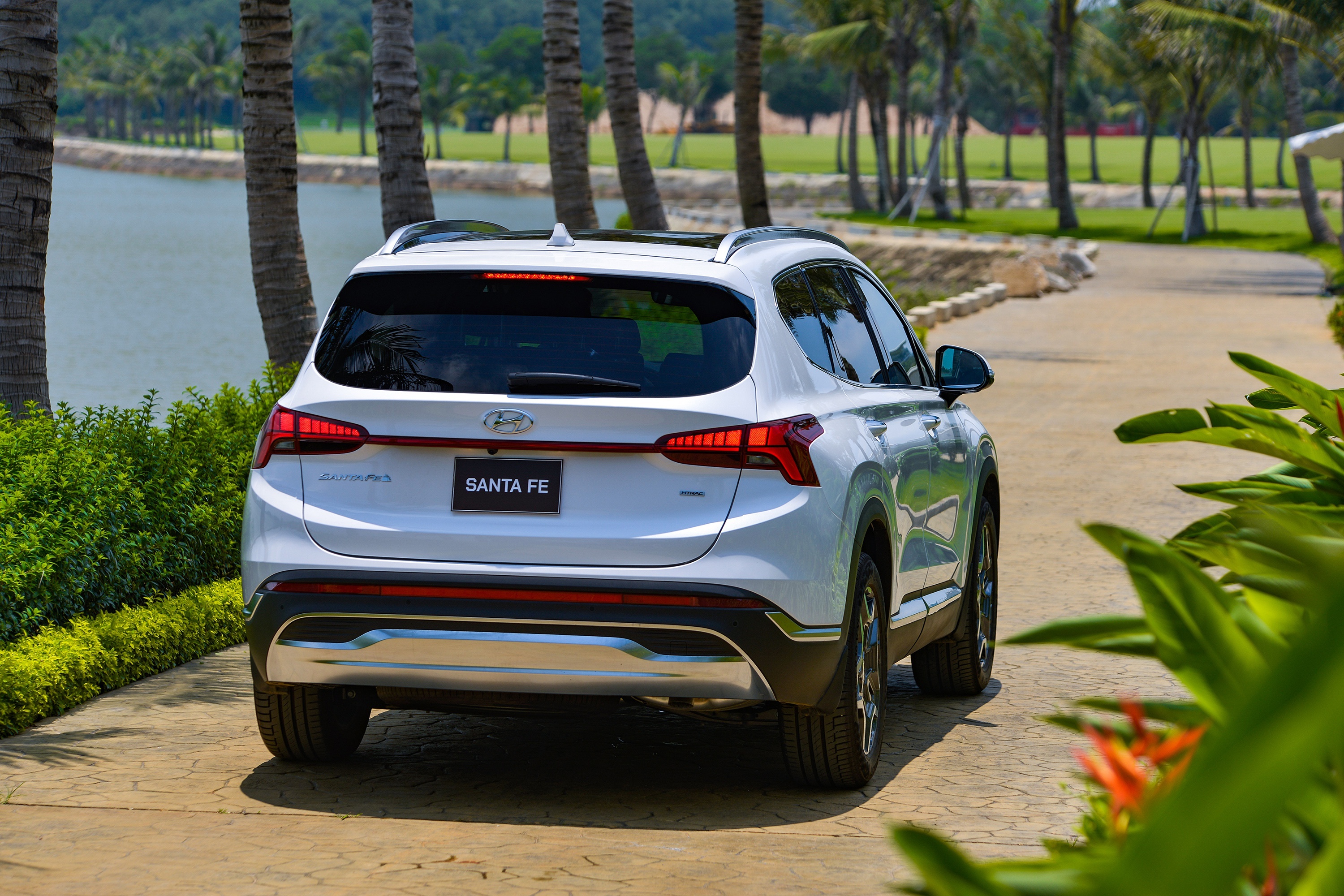 So sánh Kia Carnival và Hyundai Santa Fe ảnh 5 So sanh Kia Carnival va Hyundai Santa Fe anh 5