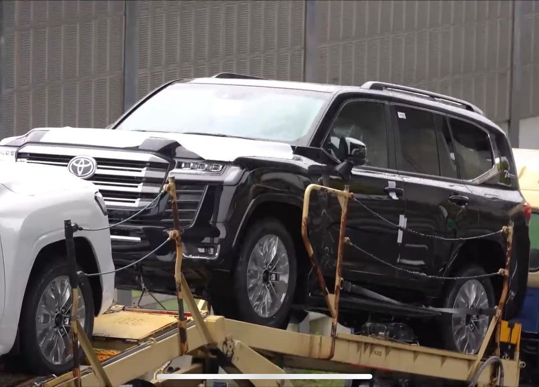 Toyota Land Cruiser 2022 anh 2