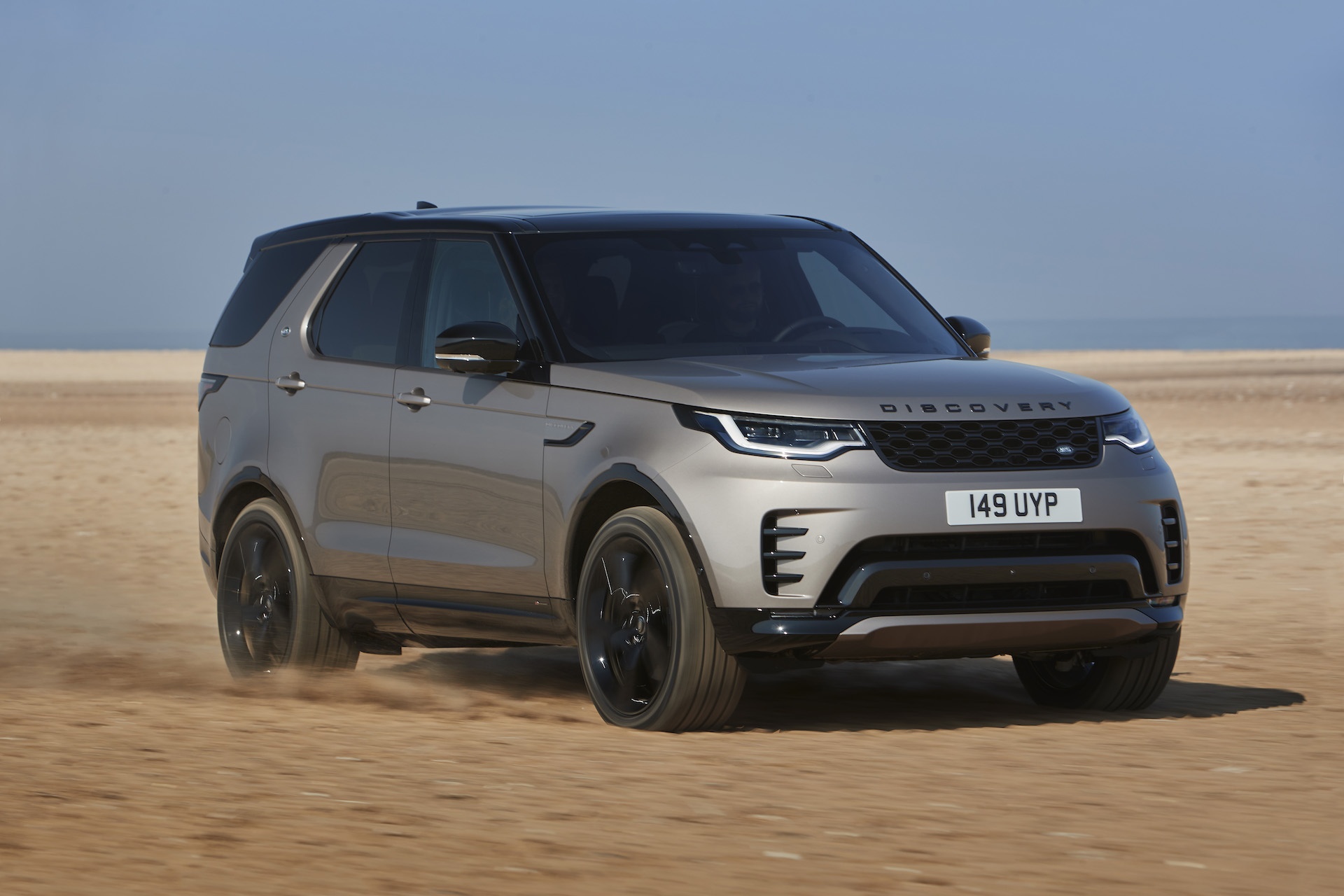 Land Rover Defender tranh khách của Discovery ảnh 2 Land Rover Defender tranh khach cua Discovery anh 2