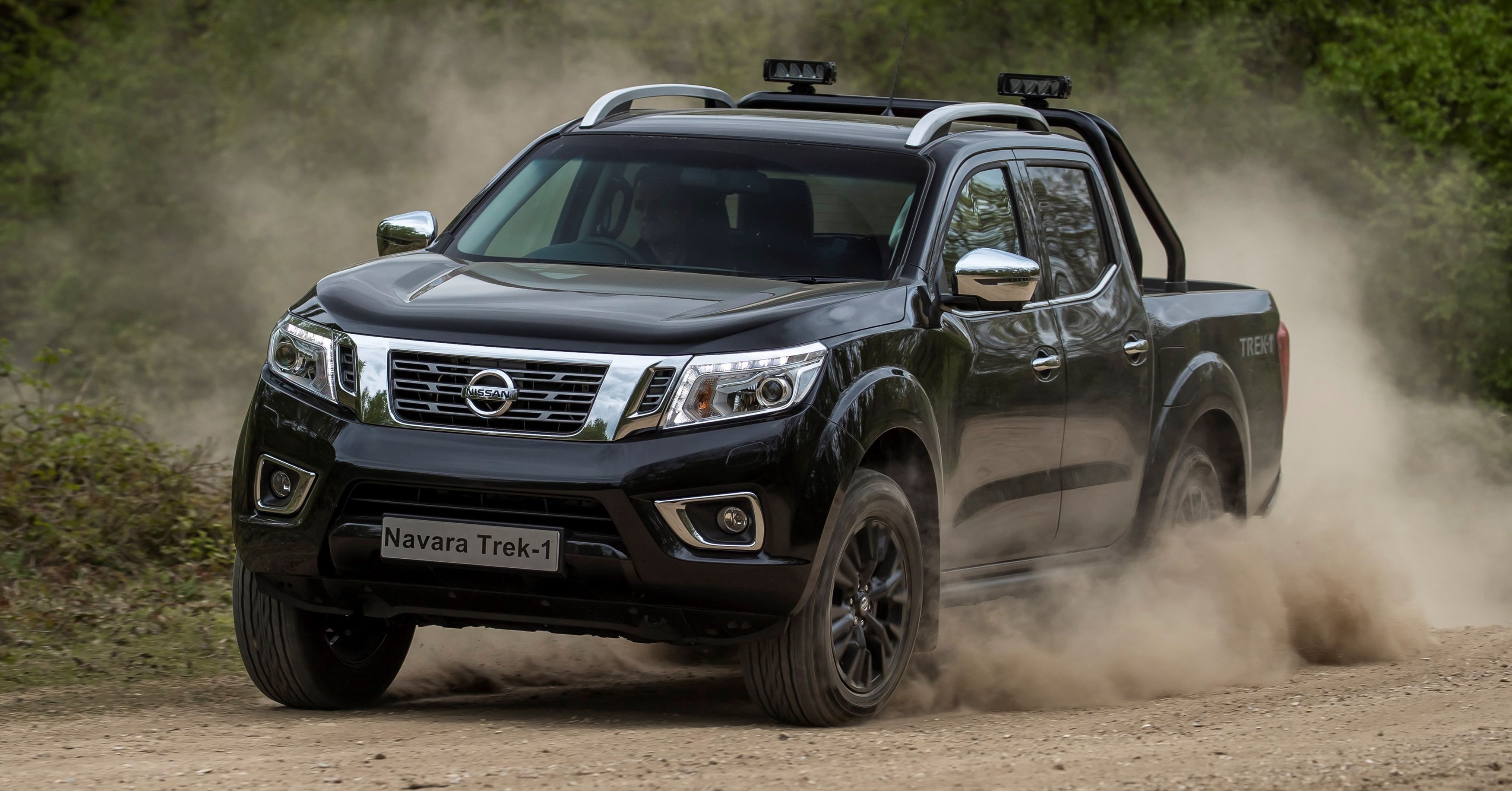 Nissan Navara bi khai tu tai chau Au anh 1