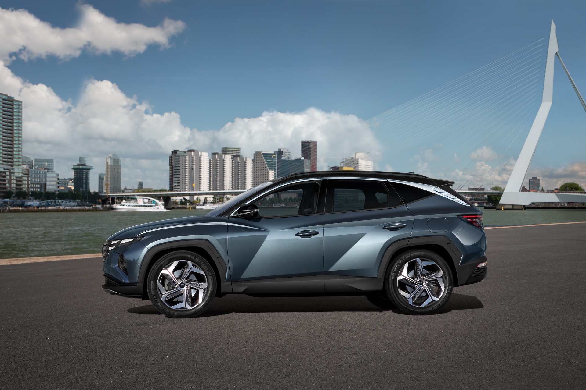 Hyundai Tucson 2021 và Kia Sportage 2022 ảnh 3 Hyundai Tucson 2021 va Kia Sportage 2022 anh 3