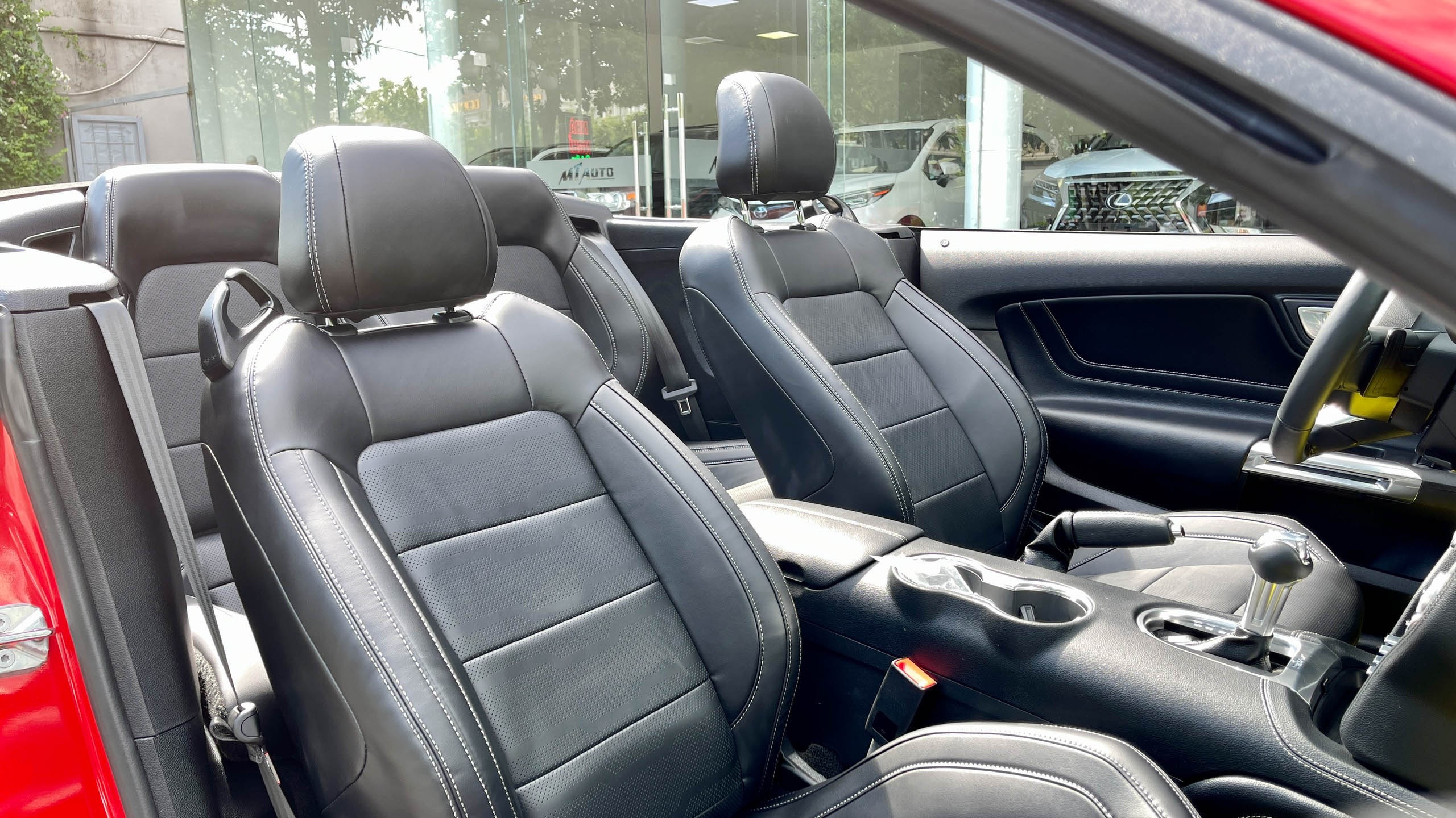 Ford Mustang 2021 tại Việt Nam ảnh 14 Ford Mustang 2021 tai Viet Nam anh 14