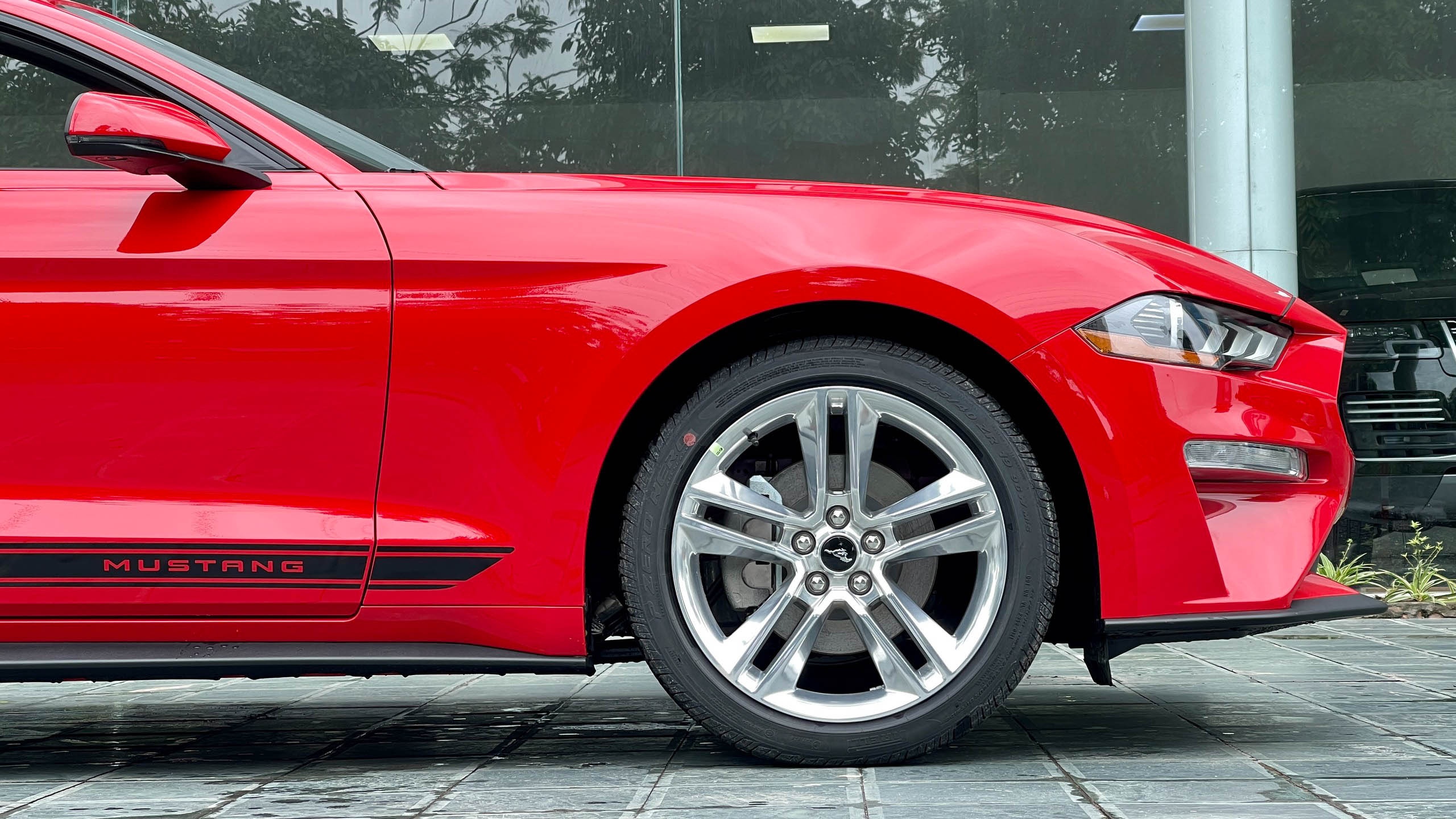 Ford Mustang 2021 tại Việt Nam ảnh 8 Ford Mustang 2021 tai Viet Nam anh 8