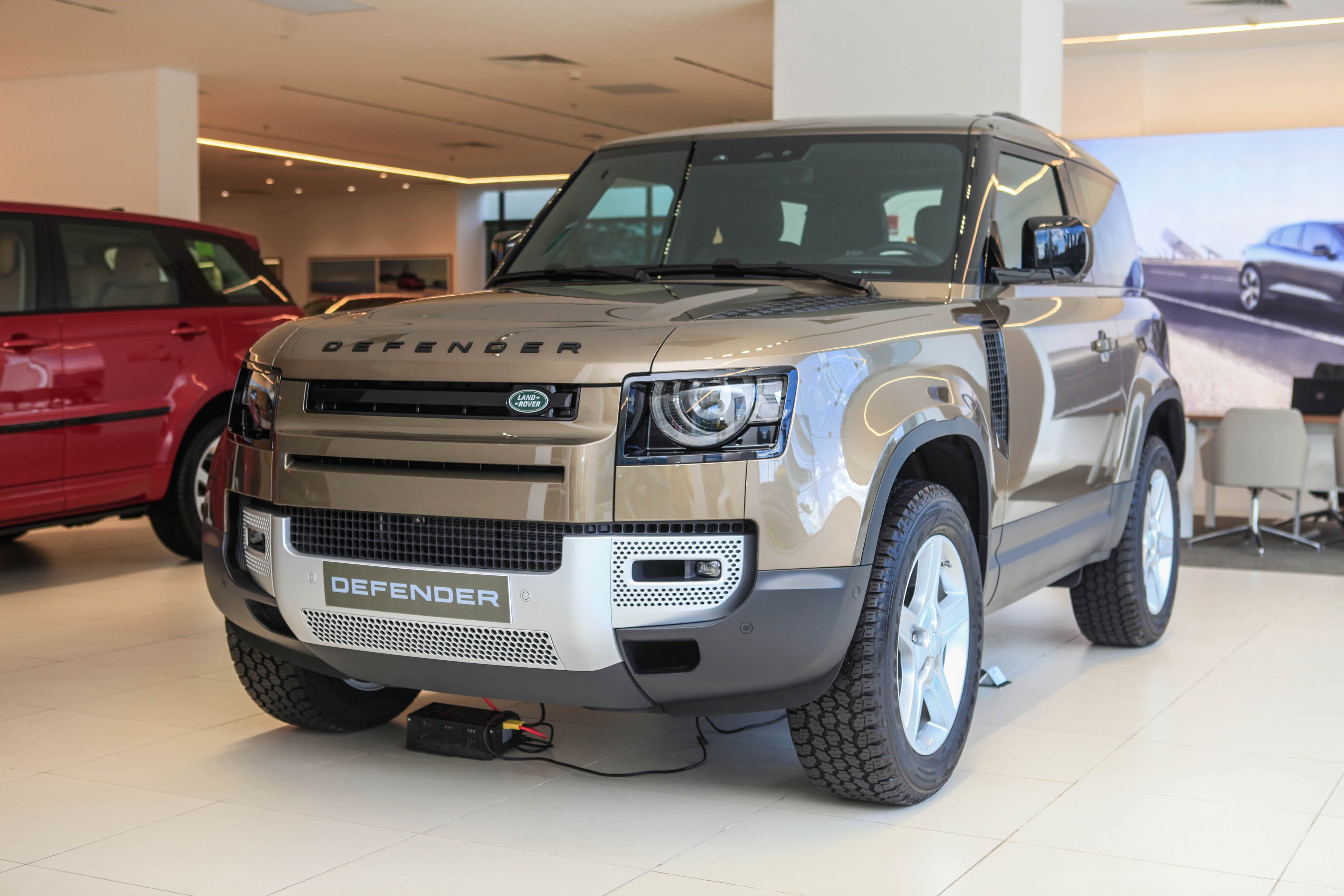 Land Rover Defender 90 tai Viet Nam anh 23