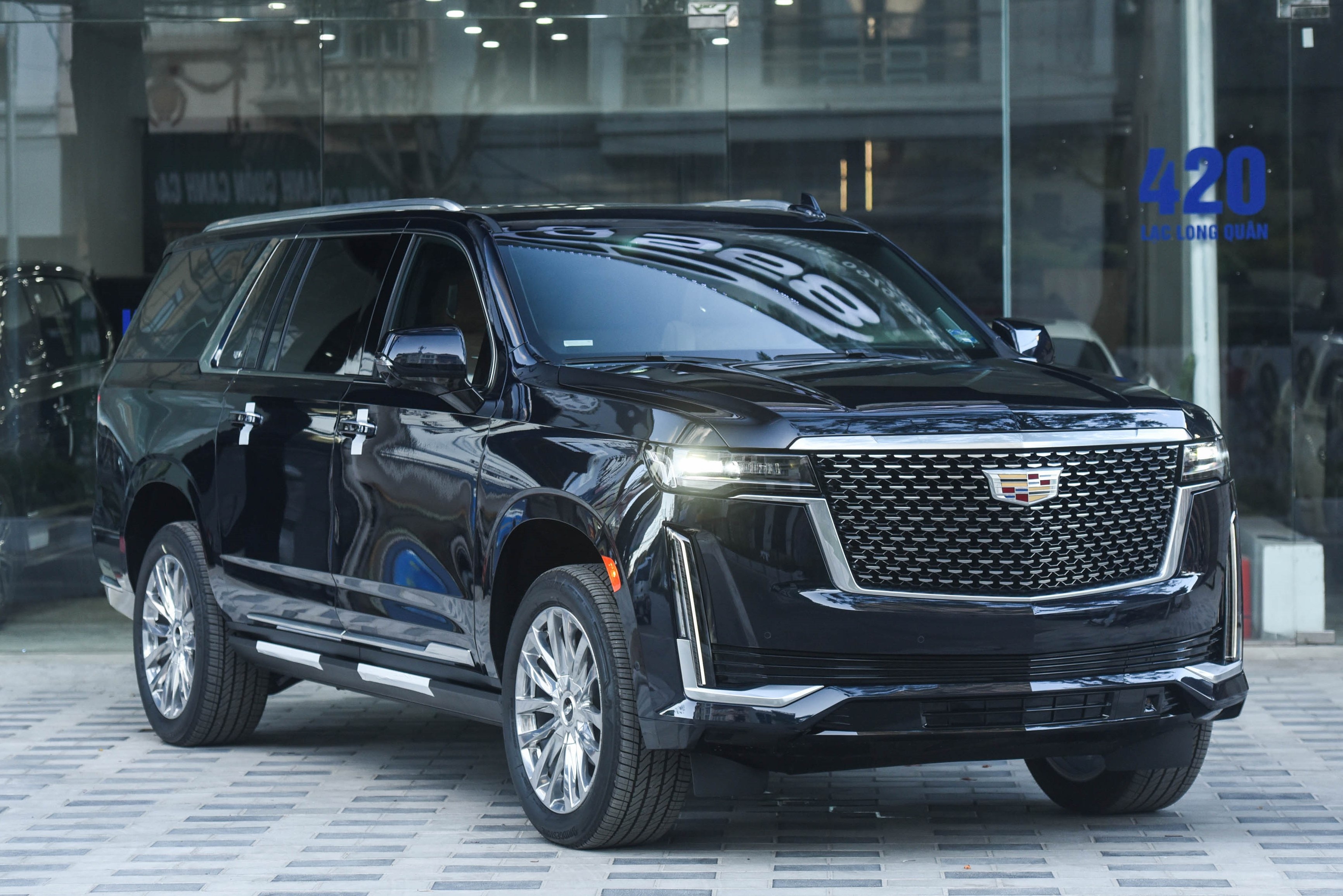 Chi tiet Cadillac Escalade 2021 dung dong co V8 dau tien tai Viet Nam hinh anh