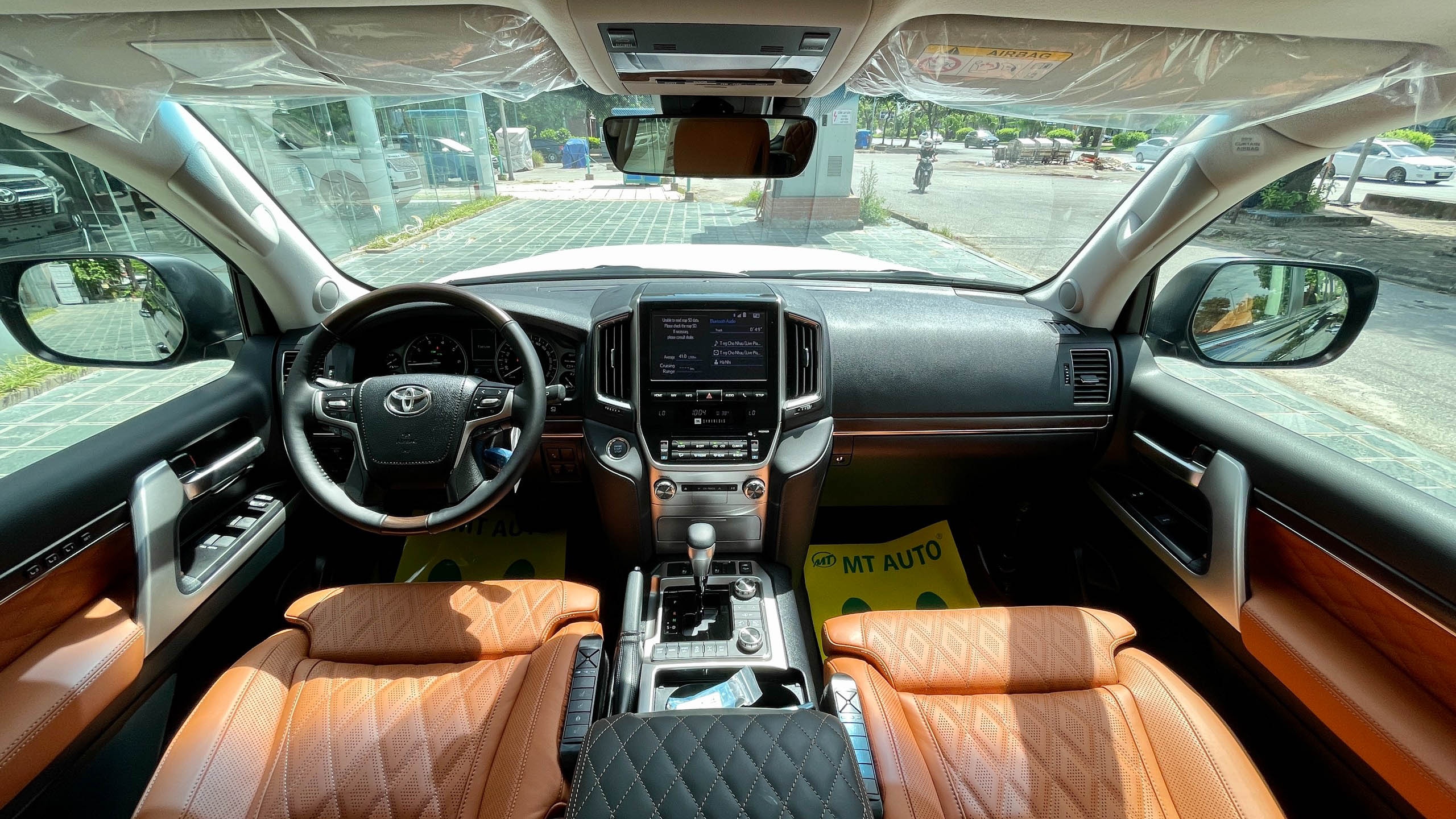 Toyota Land Cruiser 2021 tai Viet Nam anh 10