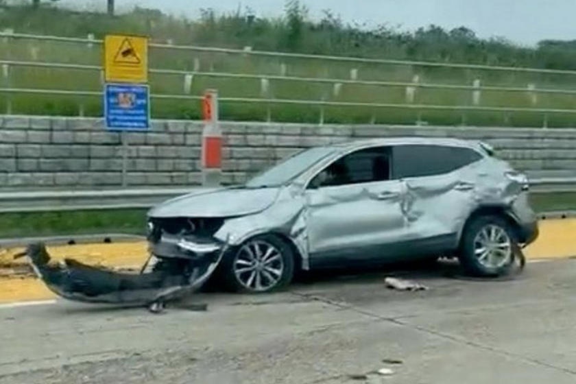 Mercedes-AMG G 63 gặp tai nạn ảnh 2 Mercedes-AMG G 63 gap tai nan anh 2