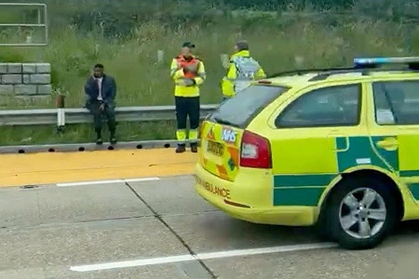 Mercedes-AMG G 63 gặp tai nạn ảnh 3 Mercedes-AMG G 63 gap tai nan anh 3