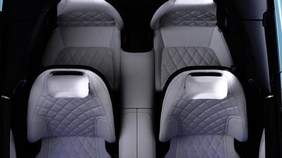 noi that xe the thao Mercedes-AMG SL anh 9