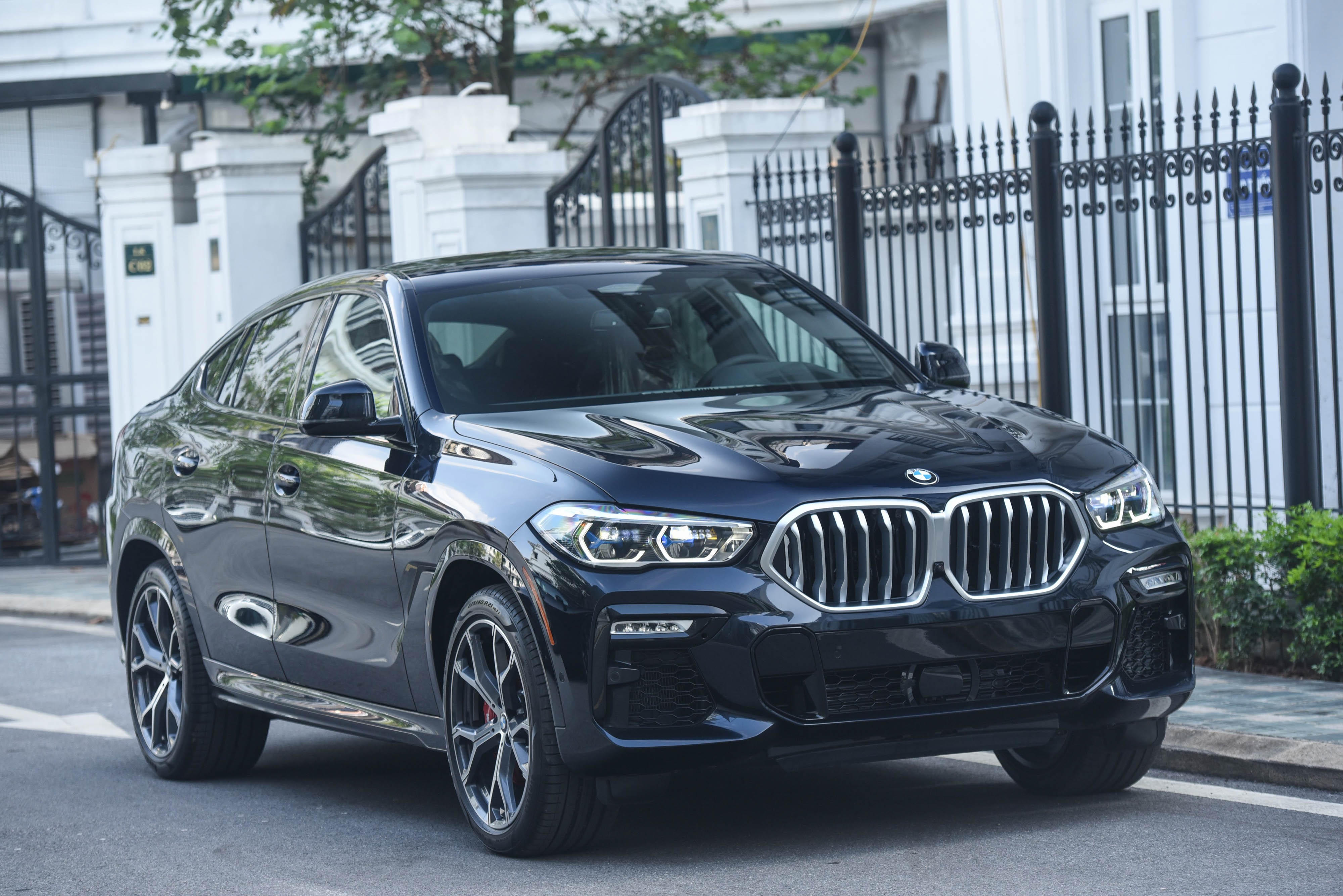 Chi tiet BMW X6 M Sport 2021 dau tien tai Viet Nam hinh anh