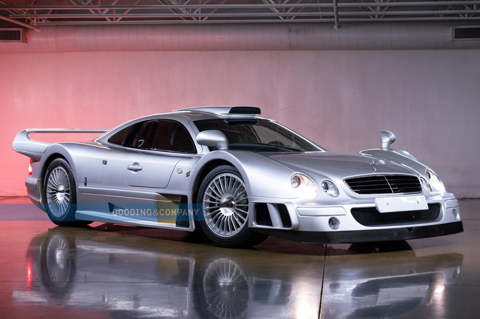 Chiec Mercedes-Benz CLK GTR 1998 duoc dinh gia 10 trieu USD hinh anh