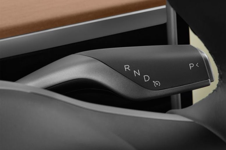 Tesla Model 3 tu y tru tien anh 2