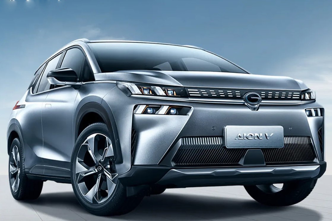 Mau xe dien Trung Quoc co toc do sac gan bang thoi gian do xang hinh anh