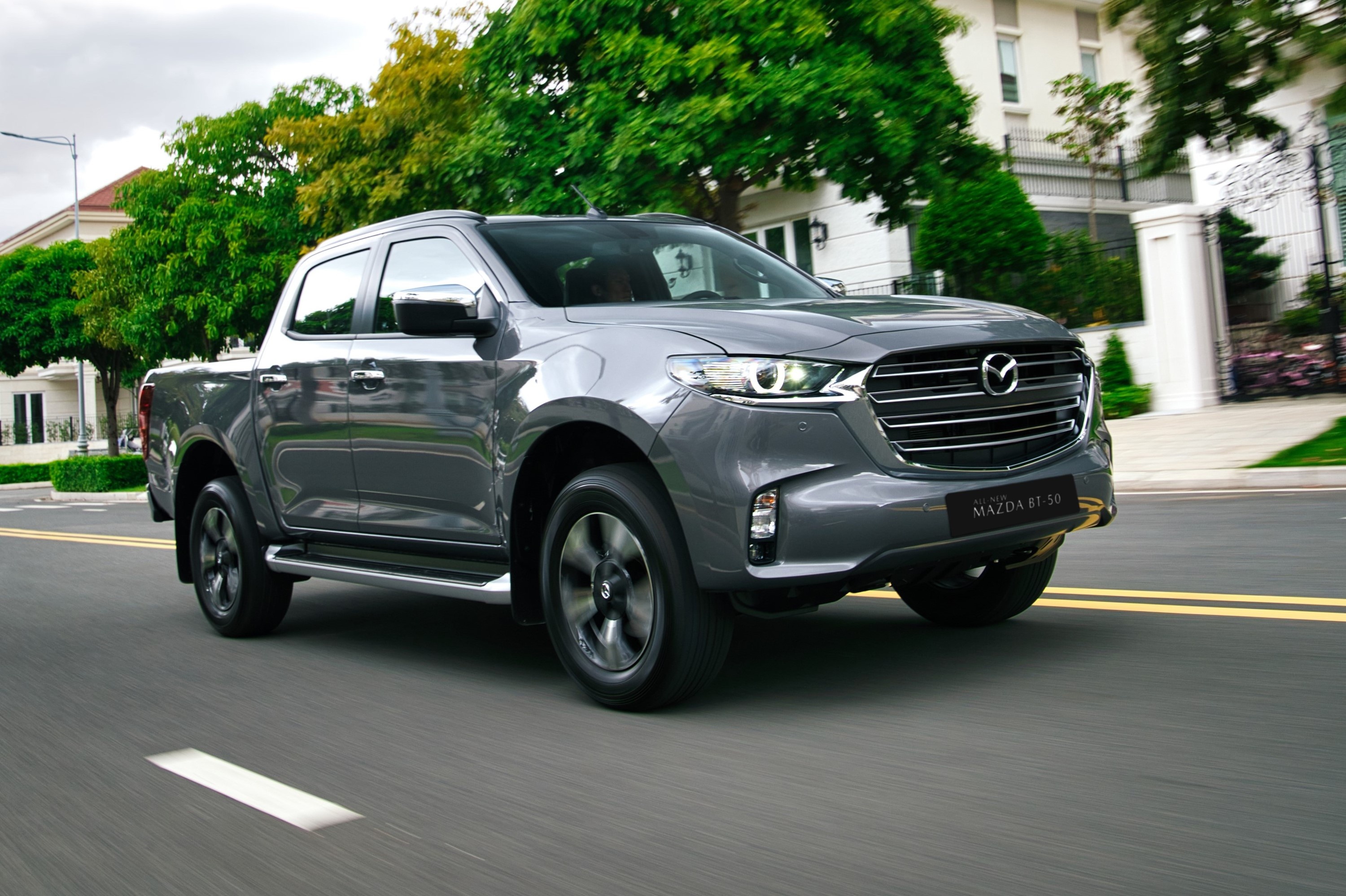 Mazda BT-50 2021 co gi de hut khach anh 13