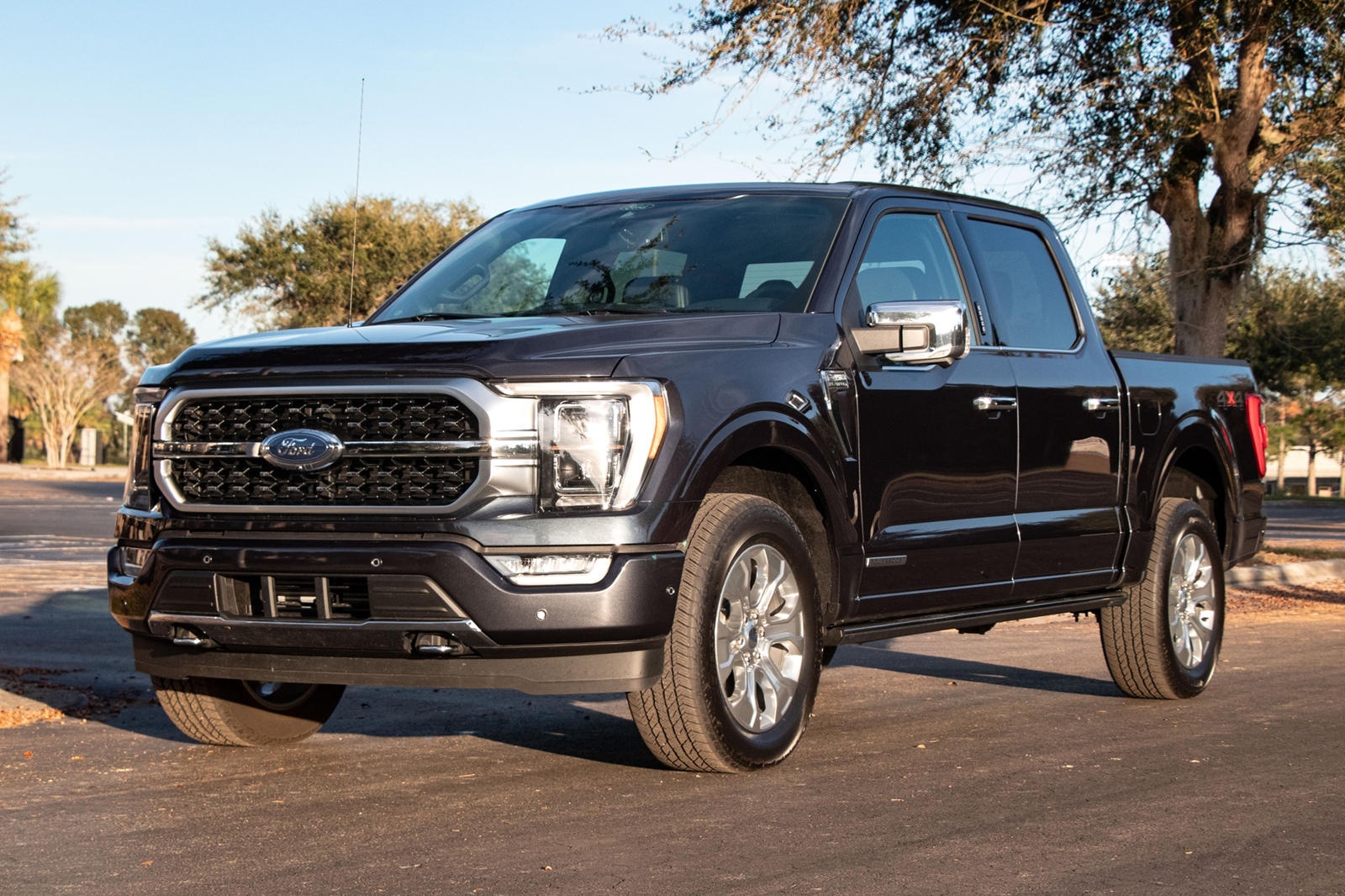 Ford khuyen cao chu xe F-150 doi 2021 dung lai ngay neu gap loi hinh anh