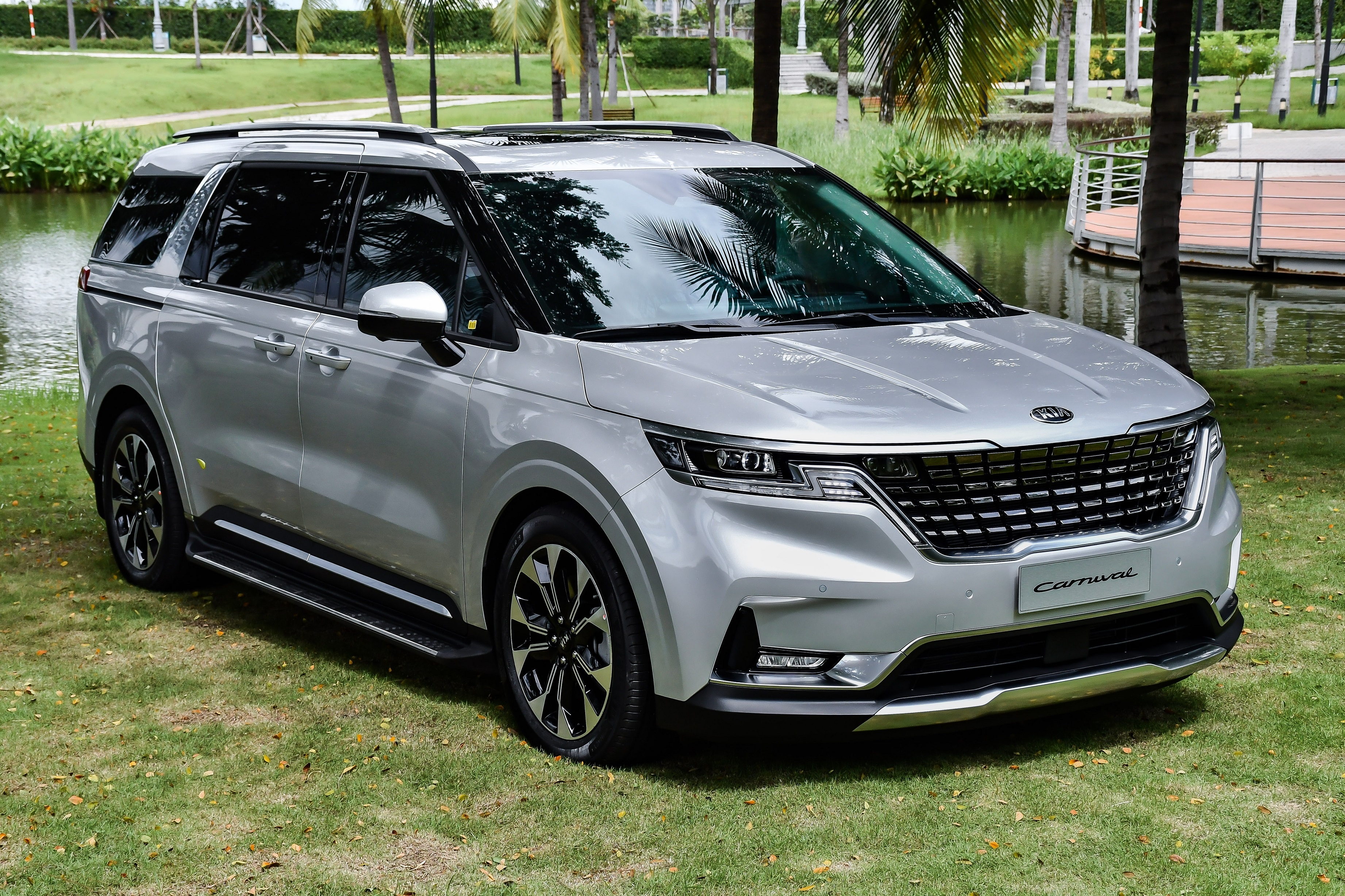 So sánh Kia Carnival và Hyundai Santa Fe ảnh 2 So sanh Kia Carnival va Hyundai Santa Fe anh 2