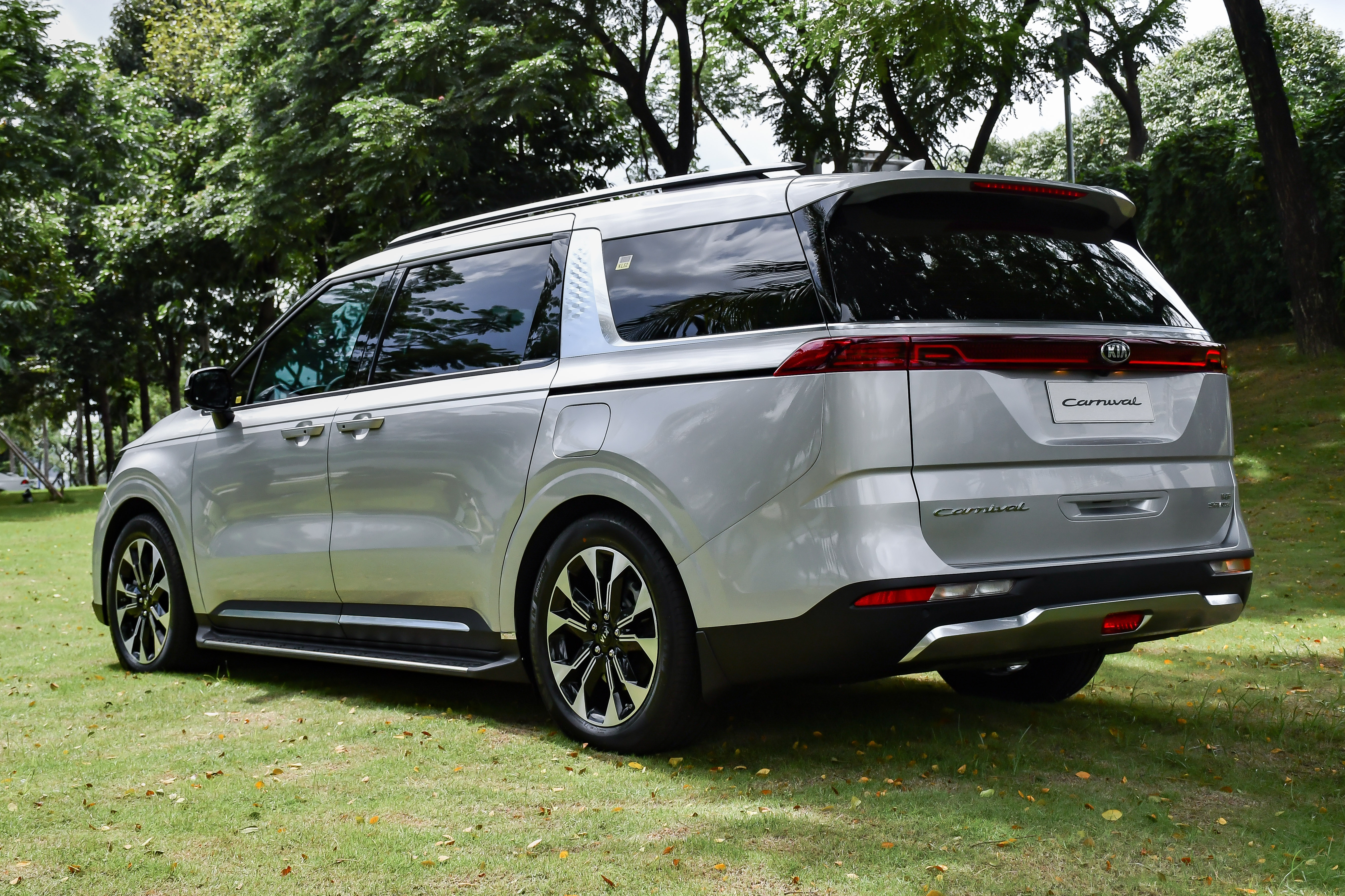 So sánh Kia Carnival và Hyundai Santa Fe ảnh 4 So sanh Kia Carnival va Hyundai Santa Fe anh 4
