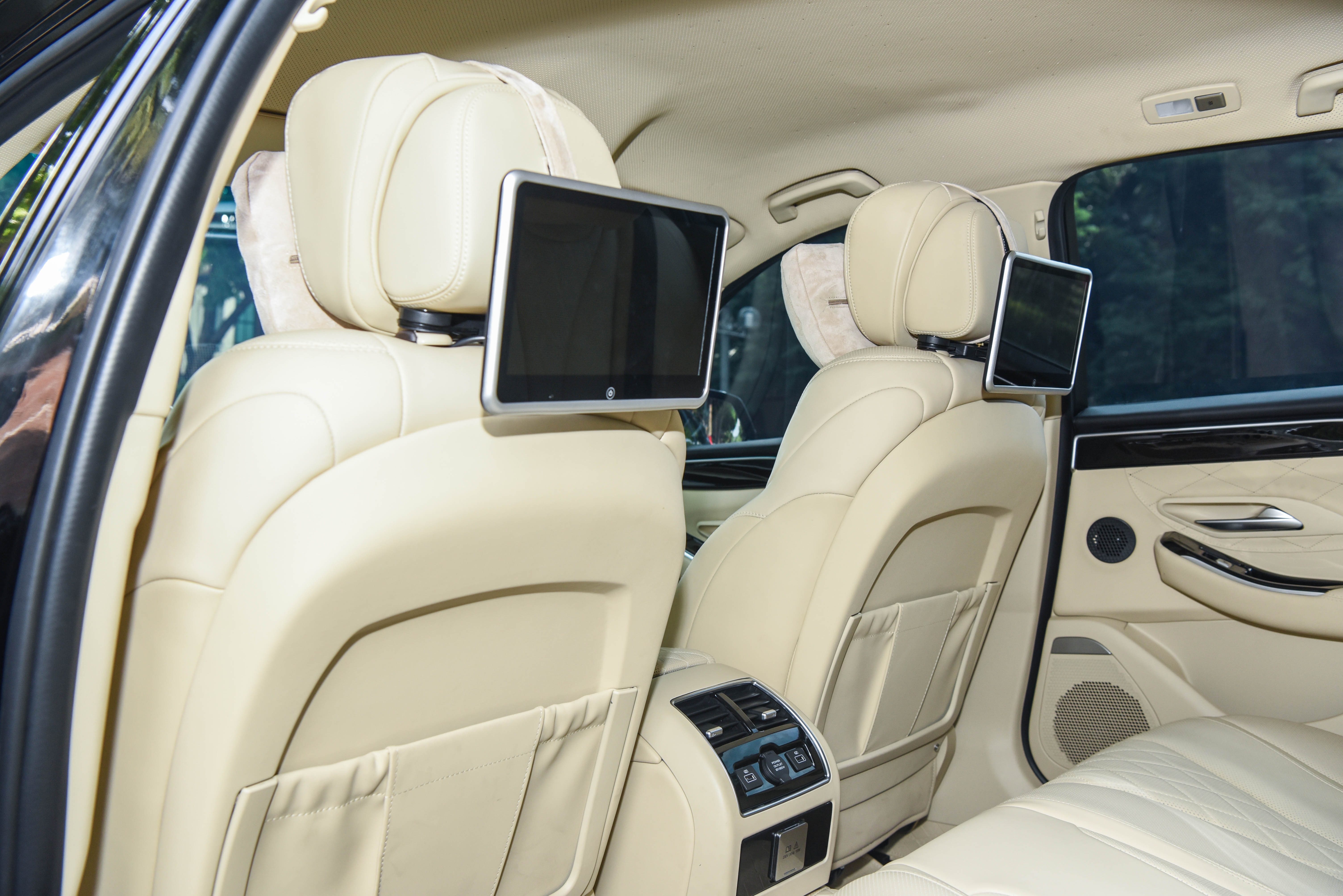 VinFast Lux A2.0 độ nội thất giống Mercedes ảnh 13 VinFast Lux A2.0 do noi that giong Mercedes anh 13