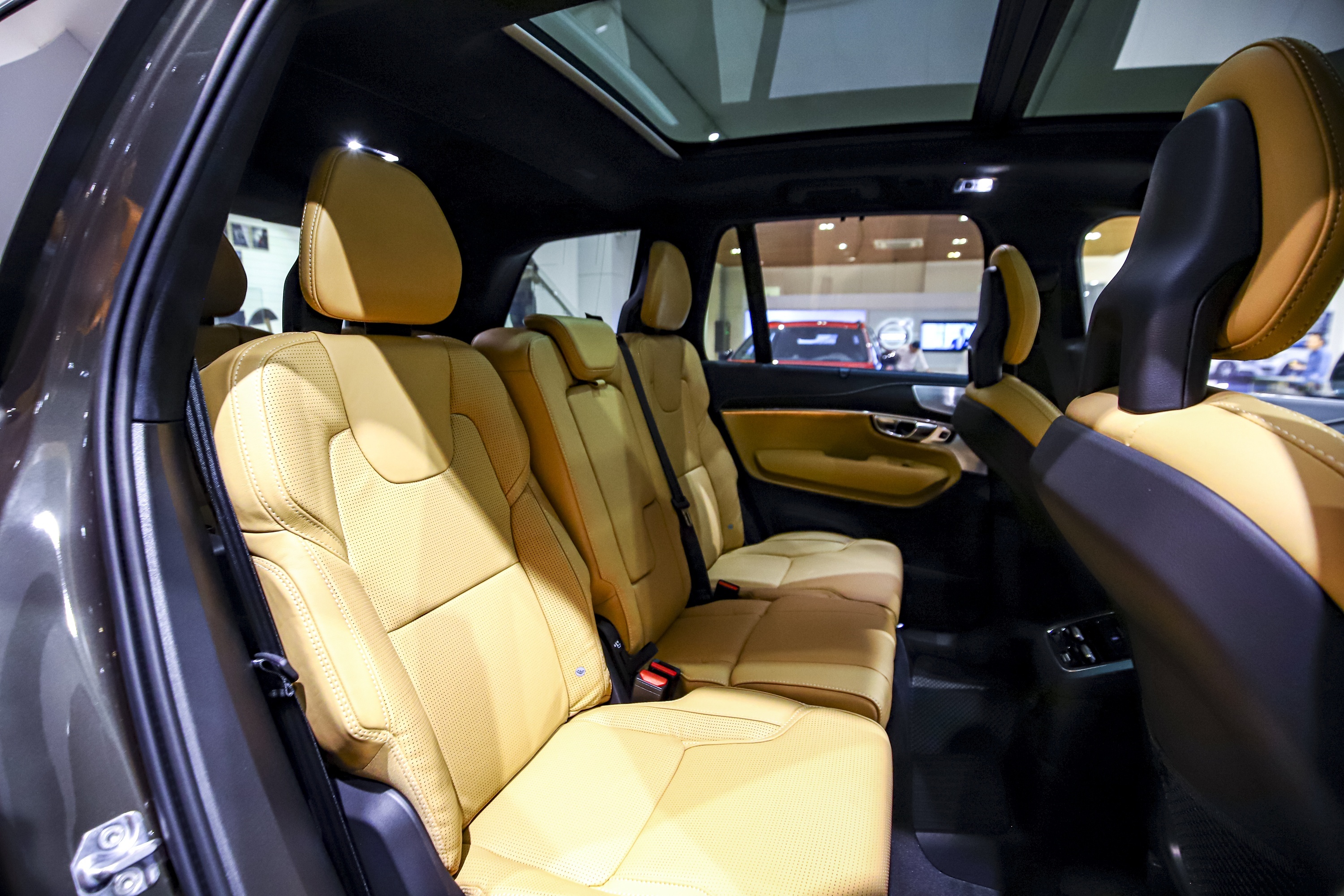 So sanh Volvo XC90 va Land Rover Discovery anh 11