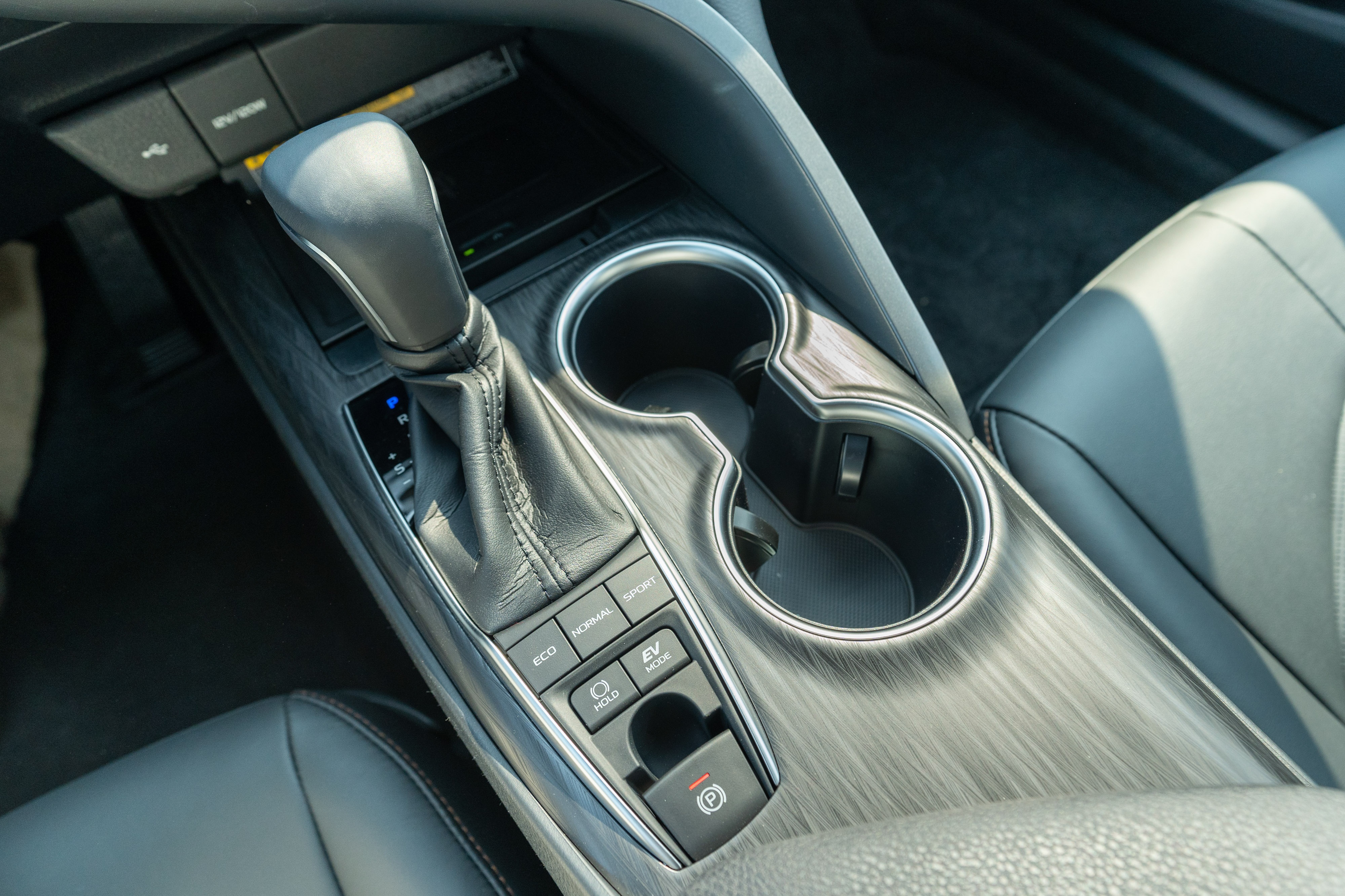 chi tiết Toyota Camry 2.5HV 2022 ảnh 21 chi tiet Toyota Camry 2.5HV 2022 anh 21