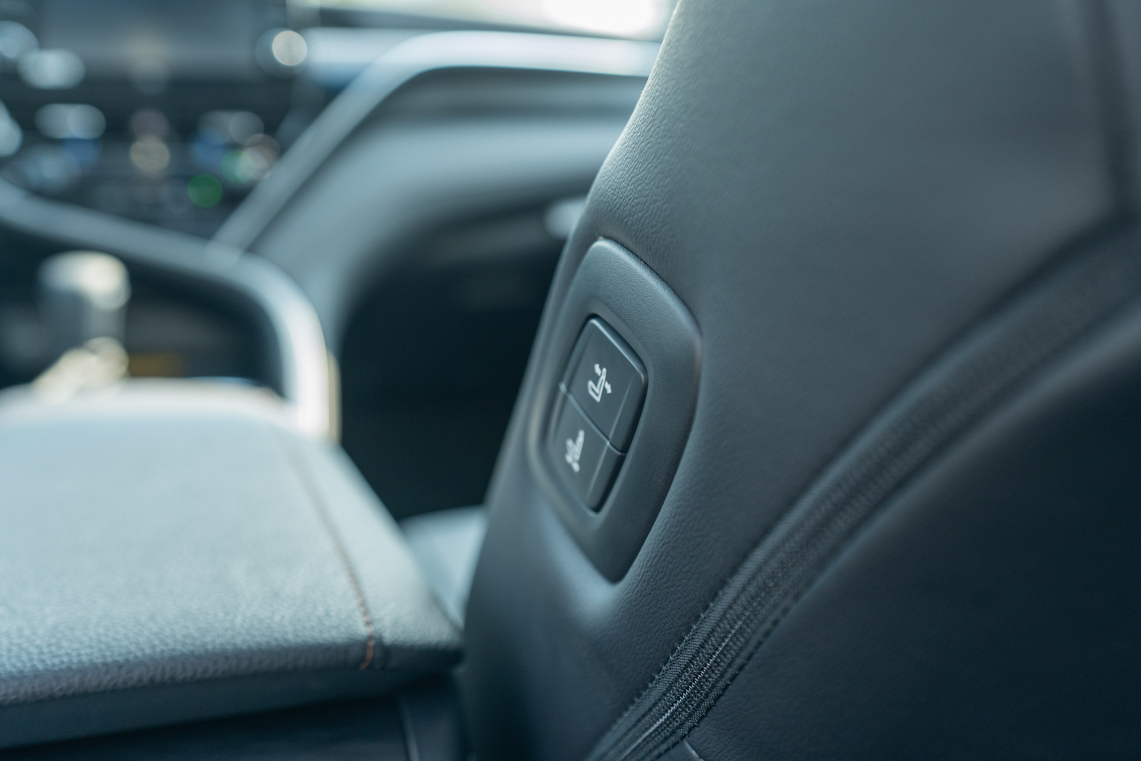 chi tiết Toyota Camry 2.5HV 2022 ảnh 25 chi tiet Toyota Camry 2.5HV 2022 anh 25