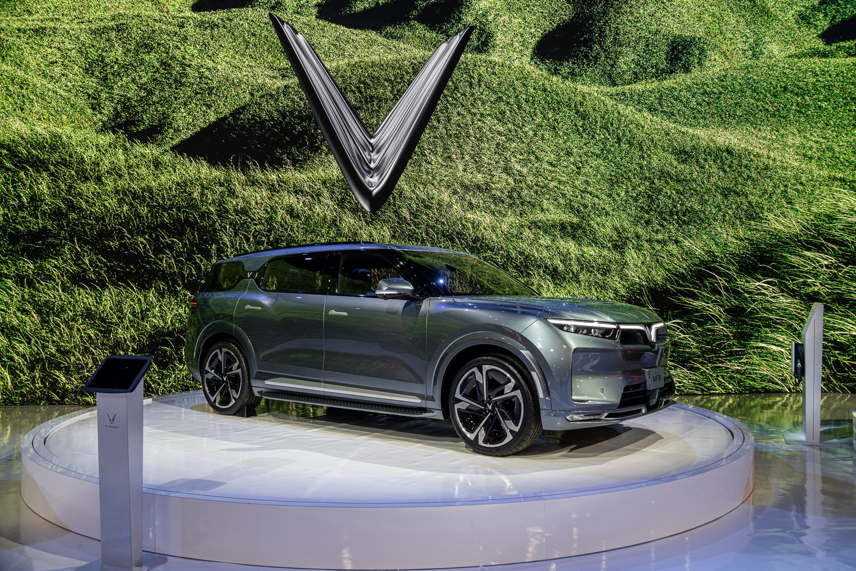 VinFast chi san xuat xe dien - khac biet nhung co phu hop? hinh anh