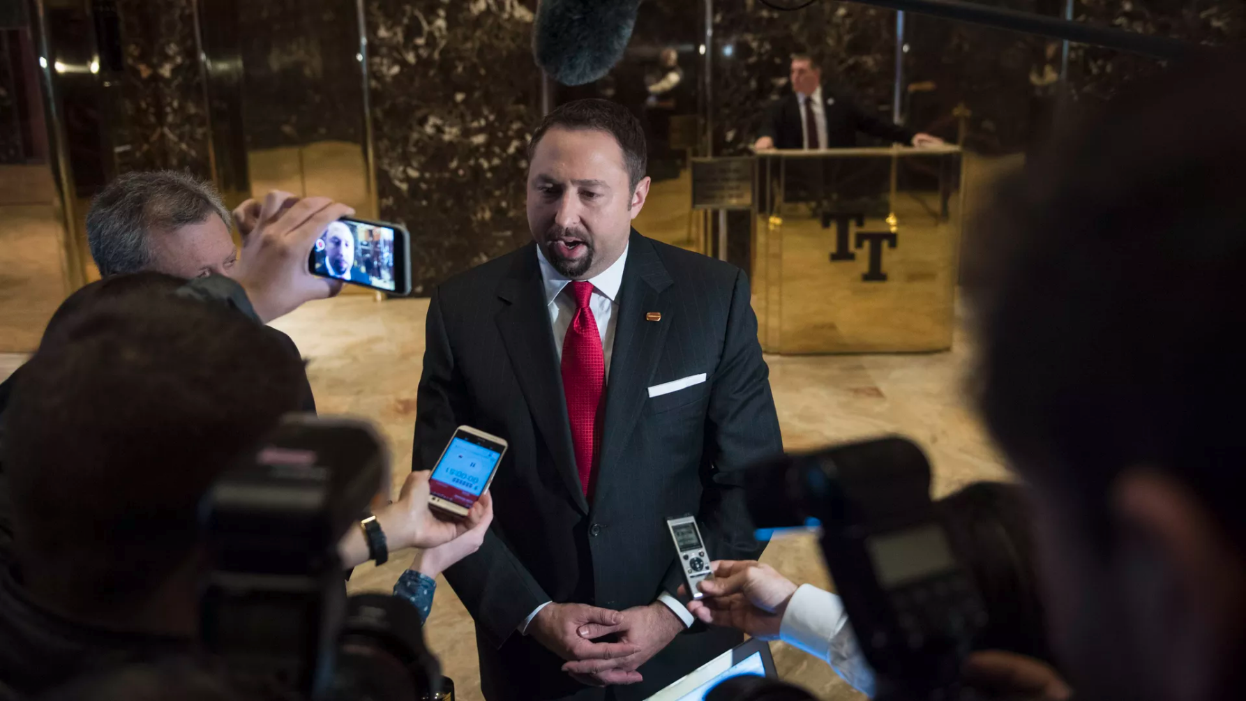 Phu ta cua ong Trump tranh dau anh 3