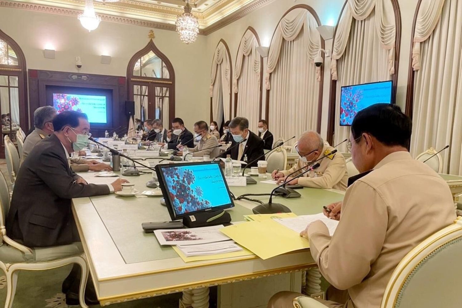 thu tuong Thai Lan bi phat anh 1