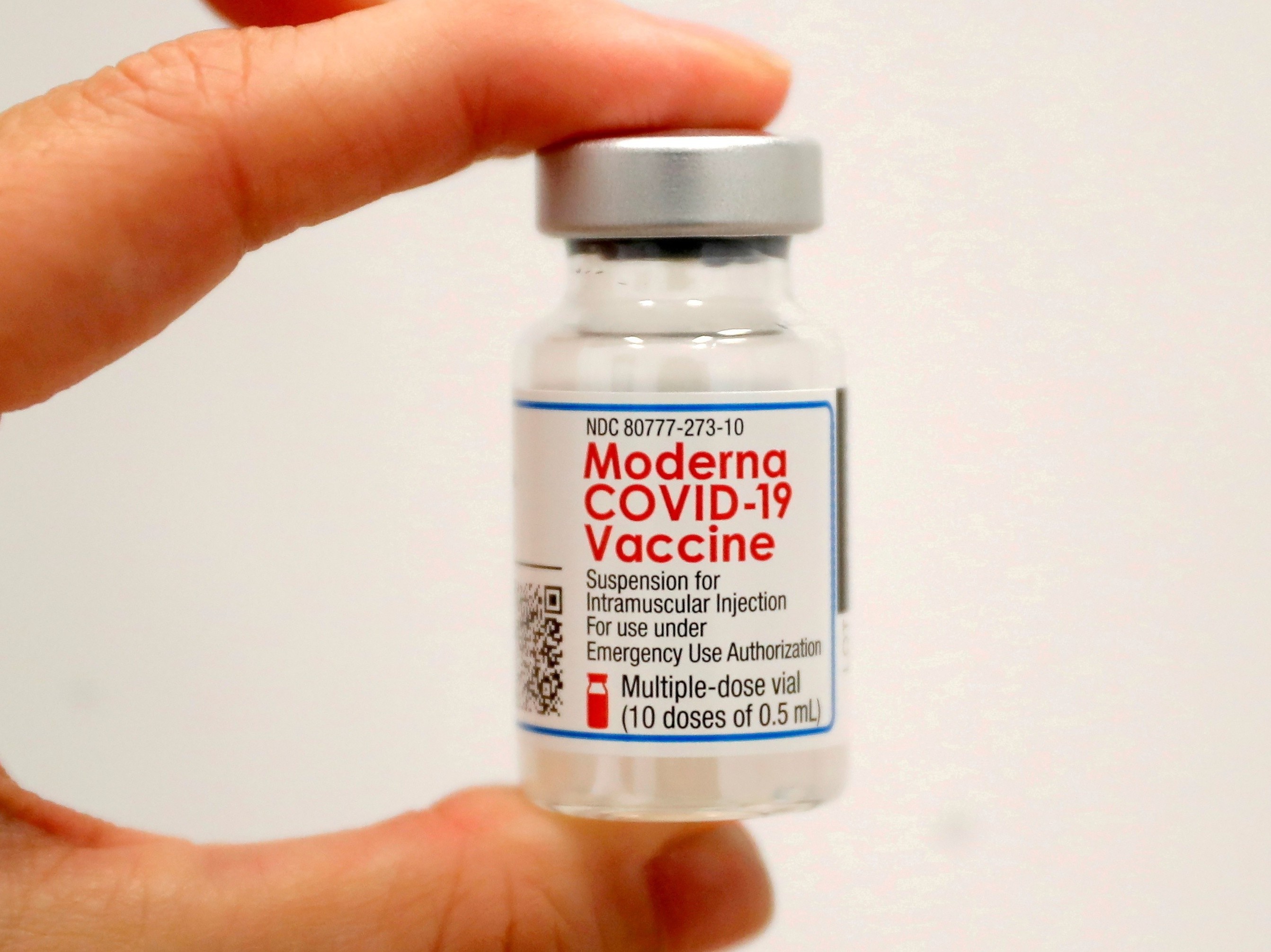 Pha hoai 500 lieu vaccine, duoc si My nhan 3 nam tu hinh anh