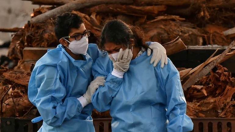 An Do bat ngo cong bo hon 6.000 nguoi chet vi Covid-19 trong mot ngay hinh anh