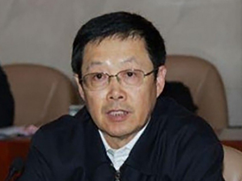 Cuu tro ly cua Vuong Ky Son sap ra toa vi tham nhung hinh anh