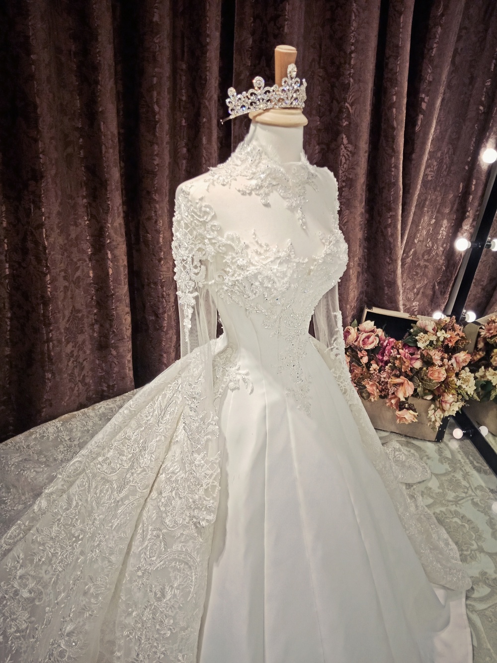 Vay cuoi 120 trieu dong cua Diep Lam Anh anh 9