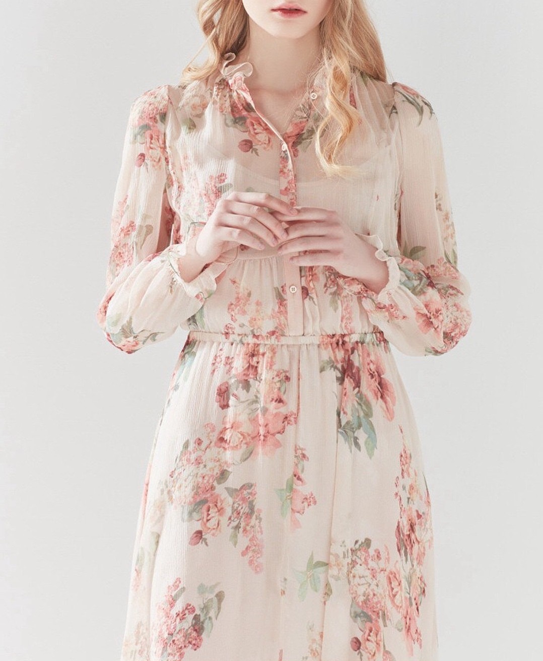 chiec vay hoa hot nhat he 2018 anh 2