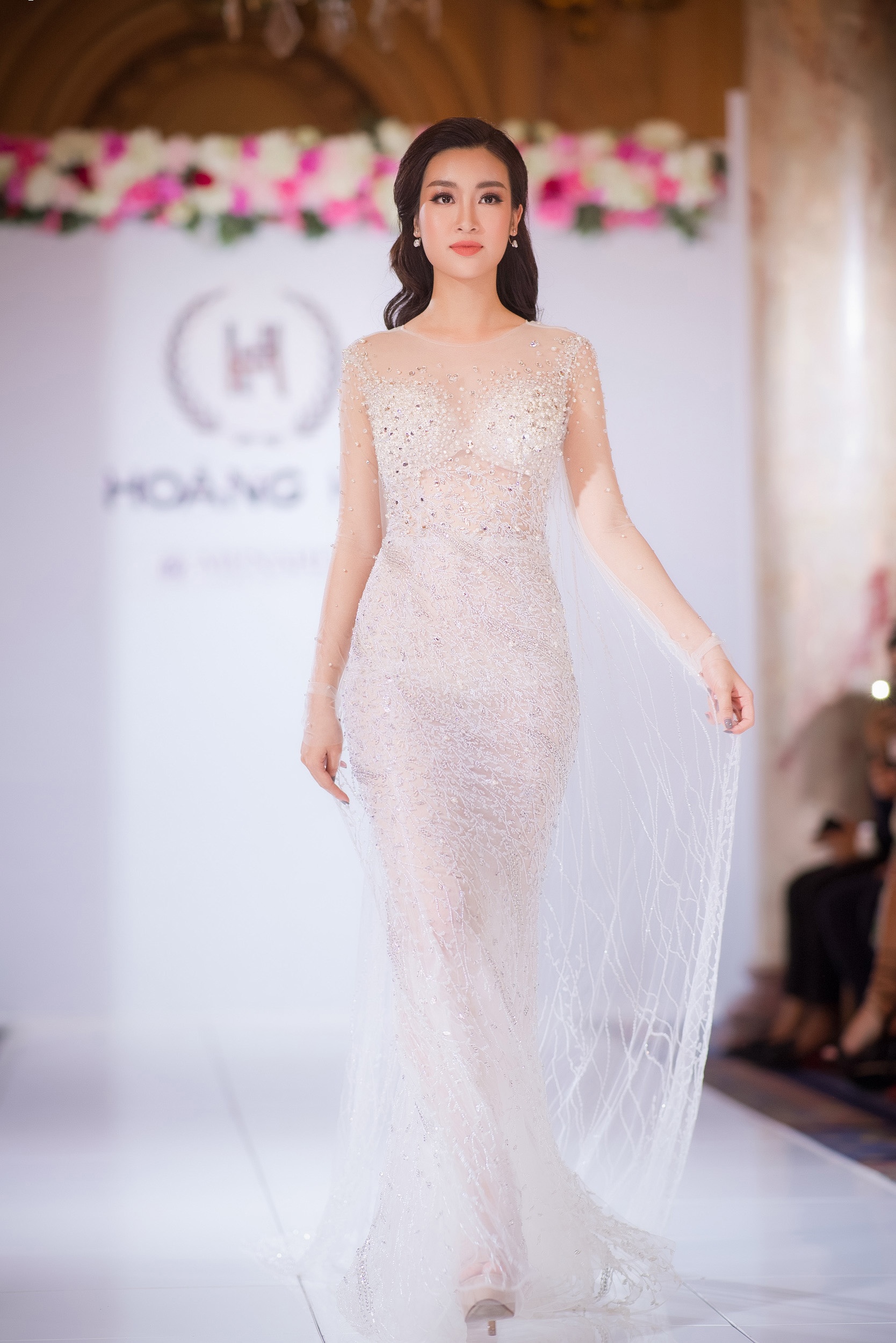 Hoa hau Do My Linh anh 3