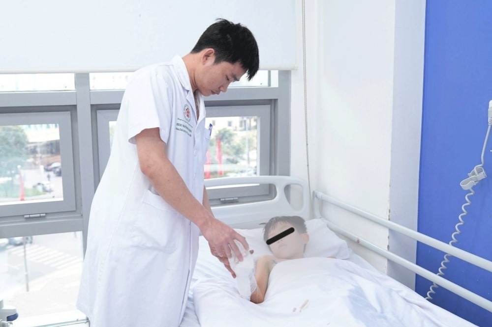 Hiem hoa tu phao no tu che dip giap Tet hinh anh