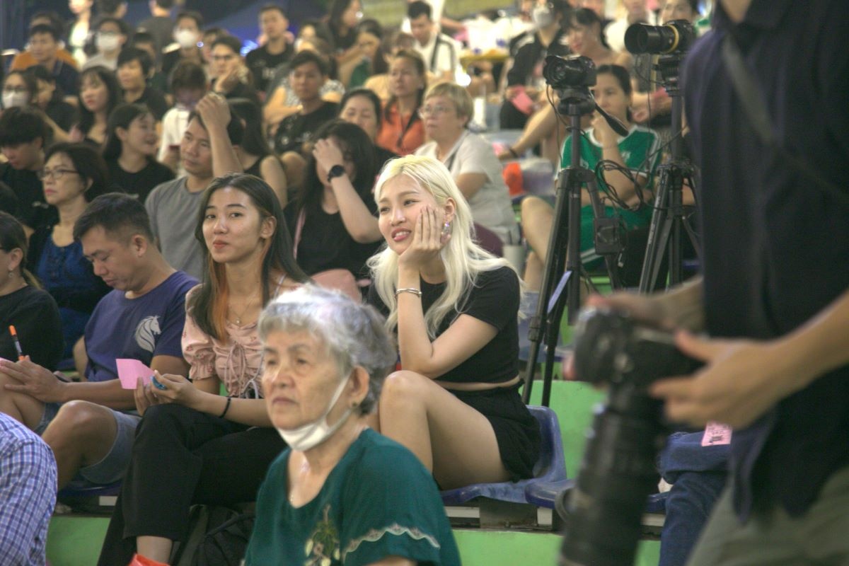 Lo to ngay Tet anh 1