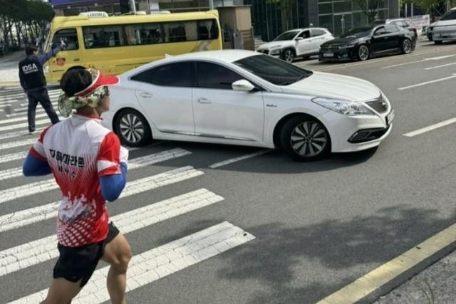 Hiem hoa khi marathon tro thanh cong cu kiem tien hinh anh