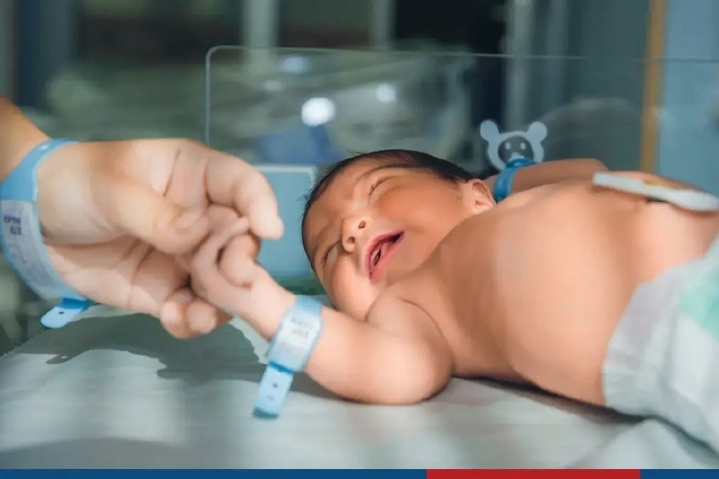 Ty le sinh toan the gioi giam dang bao dong hinh anh