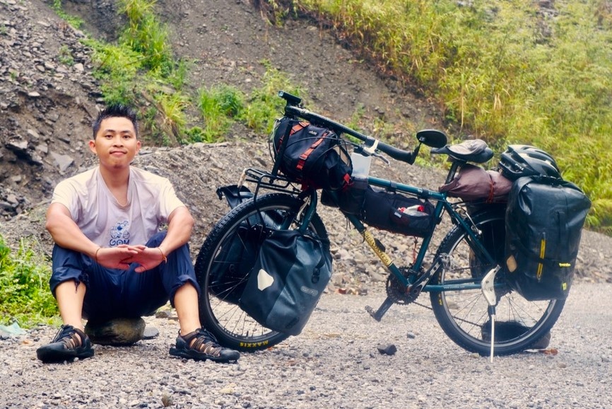 Chang trai Quang Tri dap xe 5.000 km qua 4 quoc gia Dong Nam A hinh anh