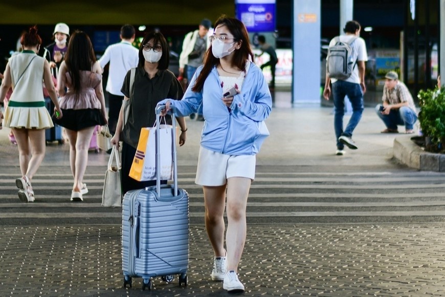 Nghi le 4 ngay nhung 'chay dua' tu nua thang truoc o TP.HCM hinh anh