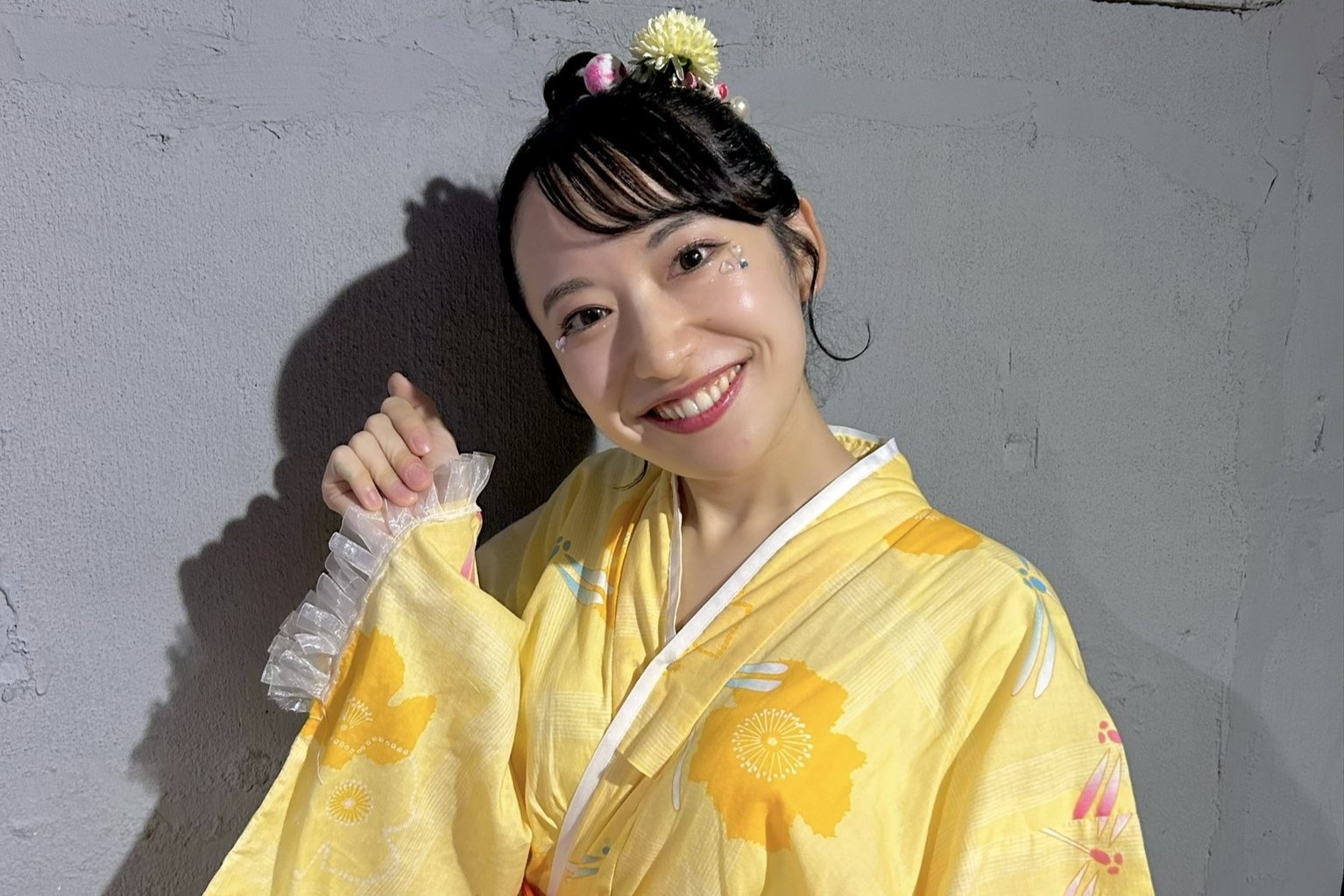 Than tuong Nhat Ban cap cuu nguoi dan ong nga quy o ga xe lua hinh anh