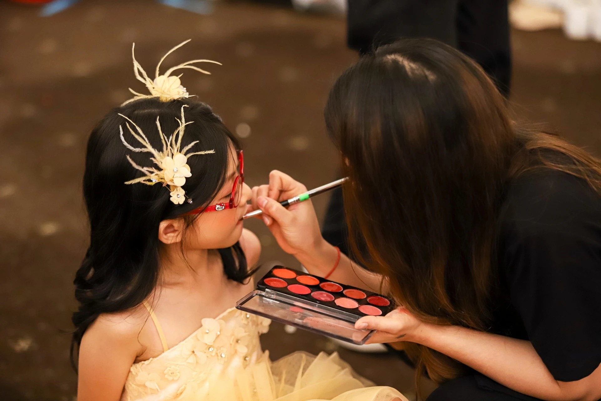 Rui ro 'tram duong' khi lam viec, hop tac voi sao nhi hinh anh