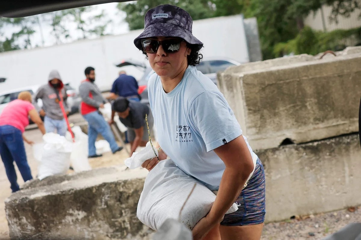 Florida so tan khan cap 5,5 trieu dan vi bao Milton hinh anh