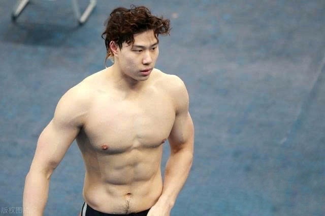 ‘Hoang tu boi ech’ Trung Quoc bi to ngoai tinh hinh anh