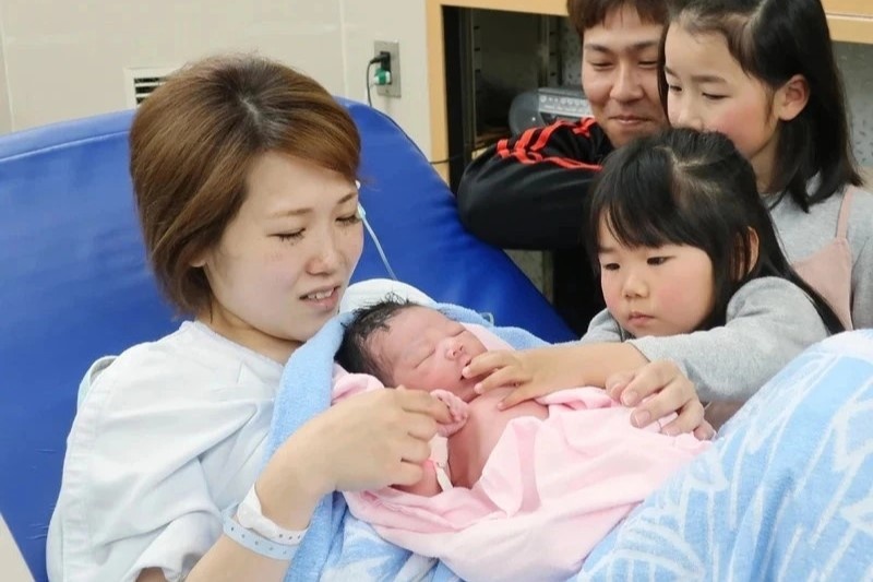 Nhung phu nu tru dong trung lam 'bang chung ngoai pham' hinh anh